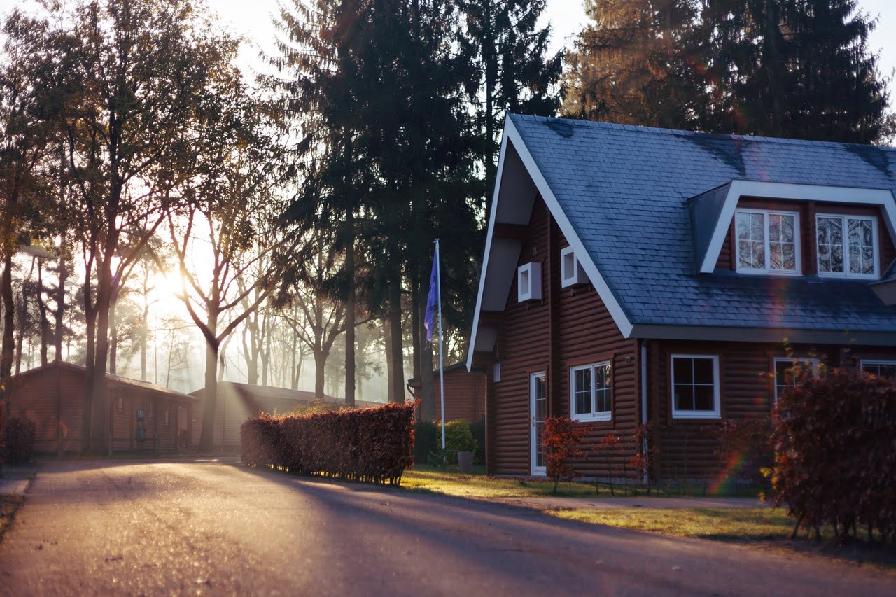 street-house-sunlight-town-home-suburb-27743-pxhere.com